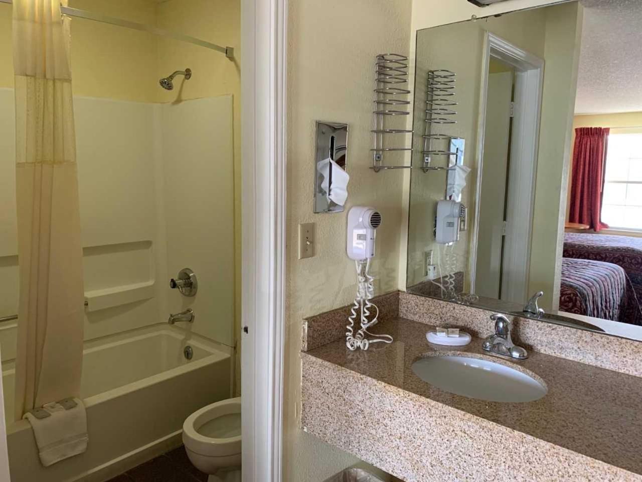 Key West Inn - Chatsworth Esterno foto