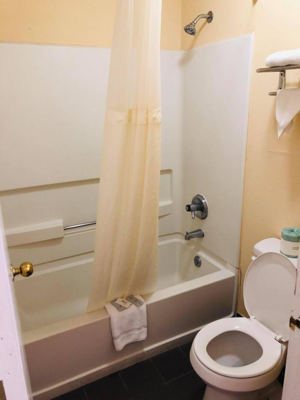 Key West Inn - Chatsworth Esterno foto